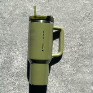 Stanley x Starbucks Green Tumbler